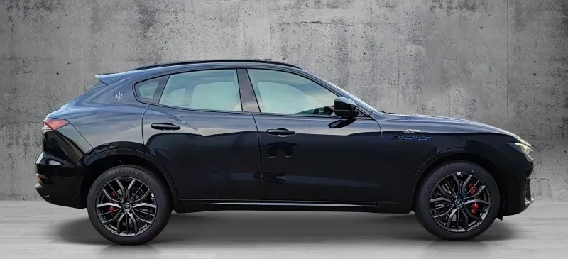 Maserati Levante GT Hybrid =NEW= Nerissimo Pack/Panorama Гар Image 3