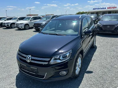 Volkswagen Tiguan (КАТО НОВА)^(4х4)