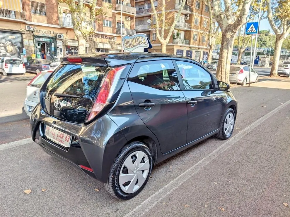 TOYOTA Aygo Image 4