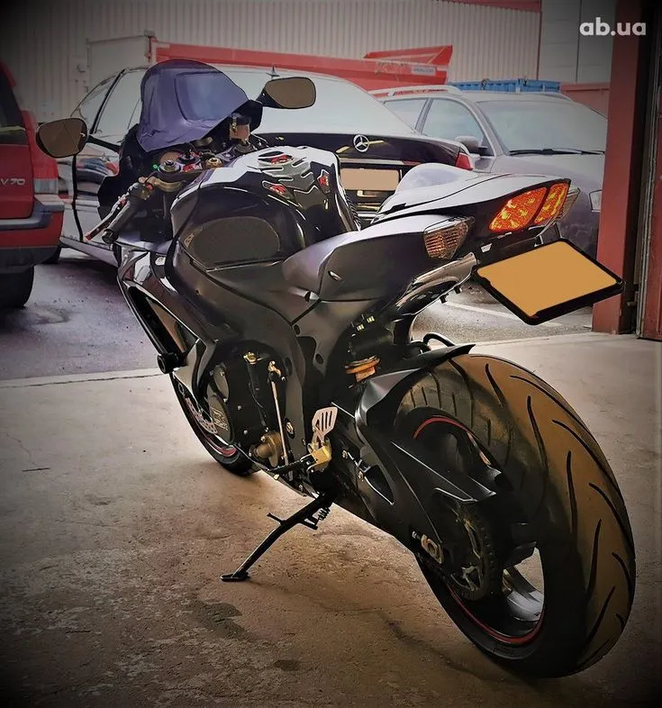 Suzuki GSX-R Image 8